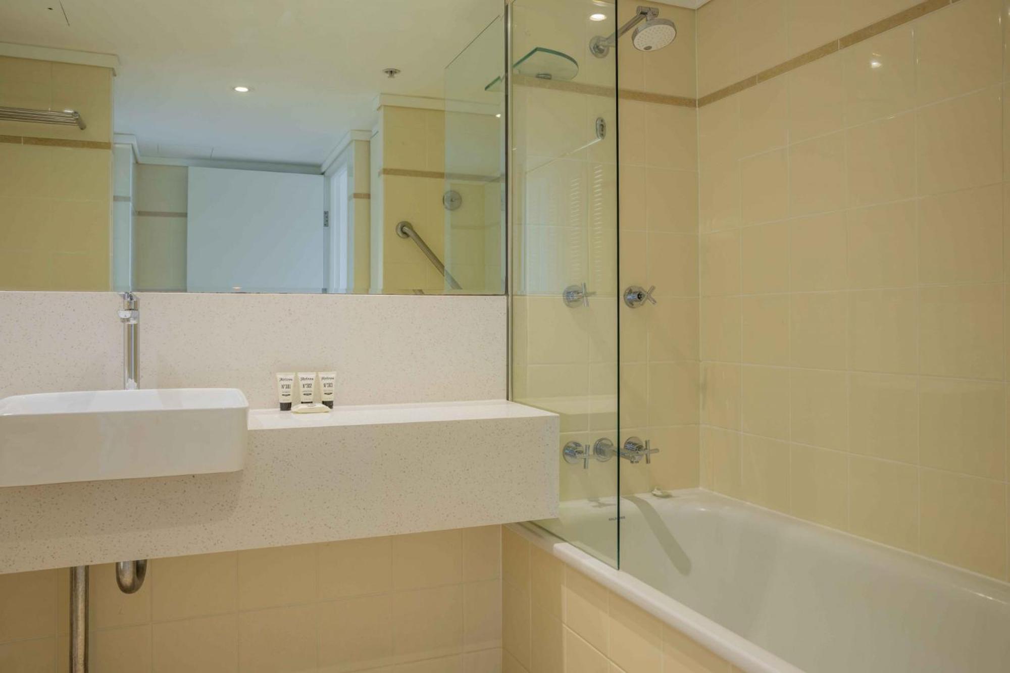 Located 1-bed With Gym, Sauna And Pool
